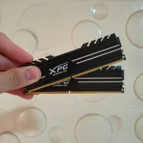 Memoria Ram XPG 16GB (8x2) 3200MHz DDR4 (PERFEITO)