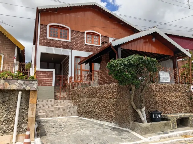 Casa em condomínio com 3 suítes em Gravatá