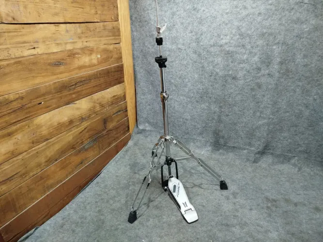 Estante Hi Hat D One - em Ótimo Estado 