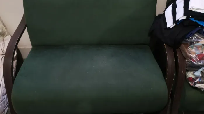 Vende -se dois sofás 