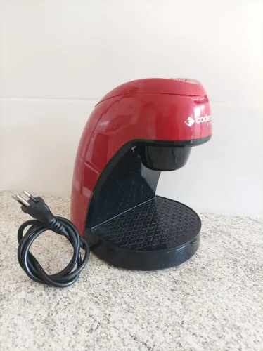 Cafeteira, fas 1 caneca grande de café por vez