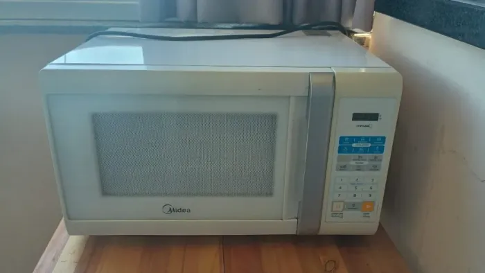 Microondas 30L Midea com Ferrugem Funcionando