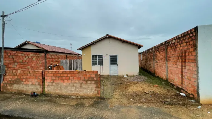 VENDE-SE ESTA CASA NO CRISTAL DA CALAMA 