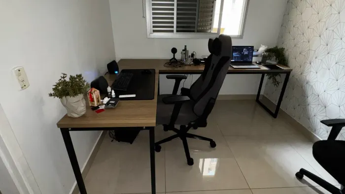 Mesa em módulo MDF planejada