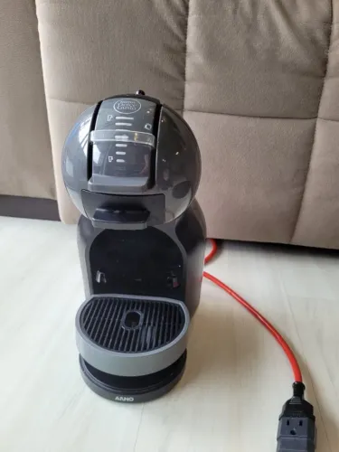 Vende-se Cafeteira Dolce Gusto Mini Me - R$ 180,00