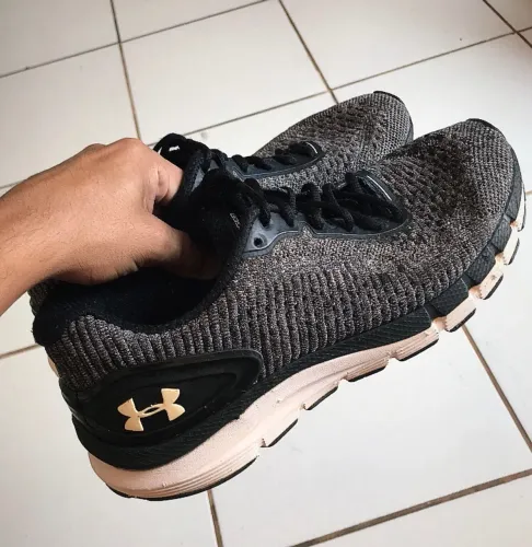 TÊNIS UNDER ARMOUR ORIGINAL