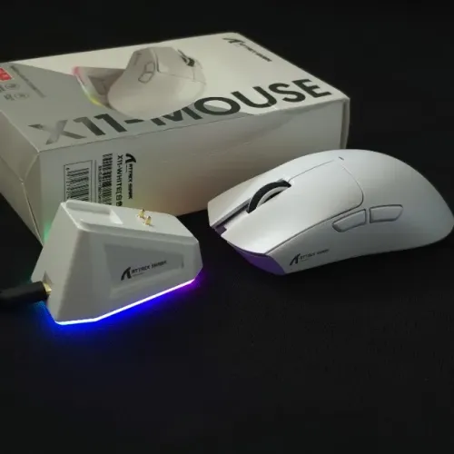 Mouse Gamer Attack Shark X11 Branco com Dock - 59g e Sensor PAW3311 (Novo, na Caixa)