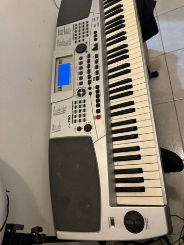 Teclado musical Medeli MC760 - Ótimo estado