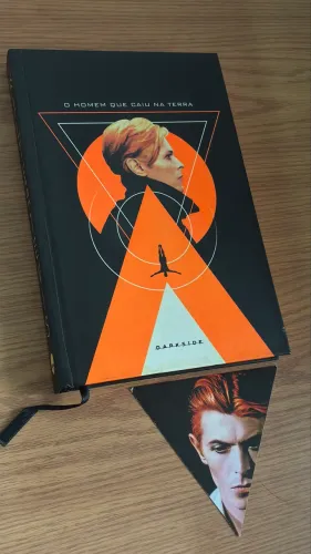 Livro O Homem que Caiu na Terra ed. Darkside