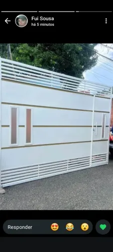 Portão galvanizado já estalado