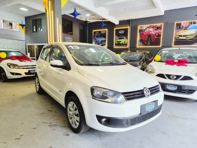 Volkswagen Fox 1.0 MI Total Flex 8V 5P 2013