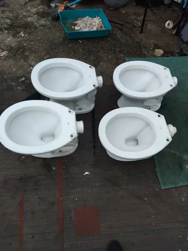 Lote de vasos sanitários infantis usados em bom estado. 