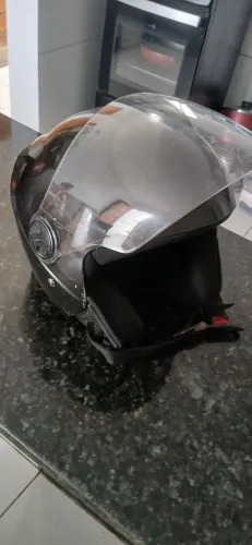 Capacete aberto