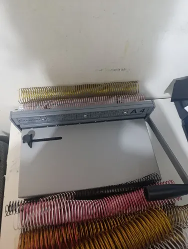 Encadernadora excentrix + espiral de vários tamanhos para centenas de trabalhos