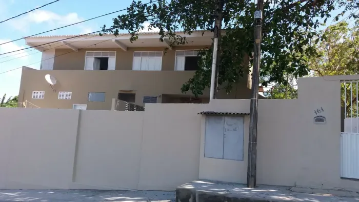 Casa de um quarto em condominio no bairro Potengi, próximo ao Bope.