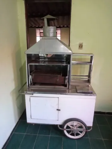 Vendo máquina de churrasquinho 