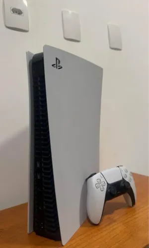 Playstation 5 Semi Novo ainda na garantia.
