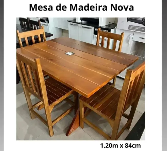 Belissimo Conjunto de Mesa 4 cadeiras em Madeira!!