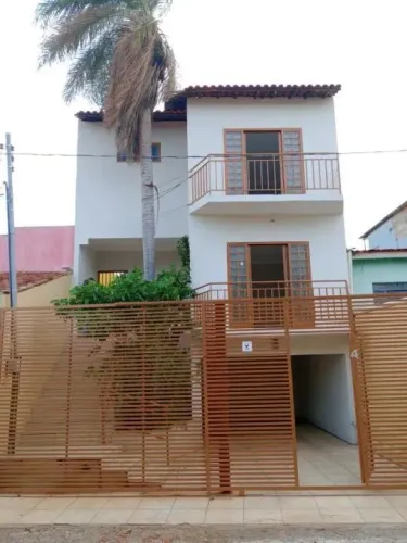 Casa 3 dormitórios para Venda em Cuiabá, Areão, 3 dormitórios, 2 suítes, 4 banheiros, 2 va