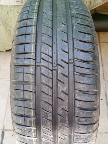 Pneu Michelin Energy XM2 195/60 Aro 15 "NOVO SEM USO"