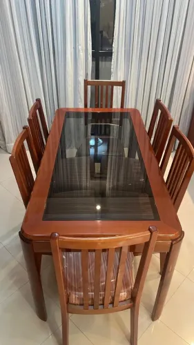 sala de jantar completa, mesa, 6 cadeiras e buffet