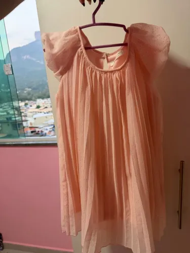 Vendo lote de vestido de 3 anos , mas se a criança for magrinha dar até 5 anos