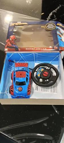 Carinho com controle remoto homem aranha