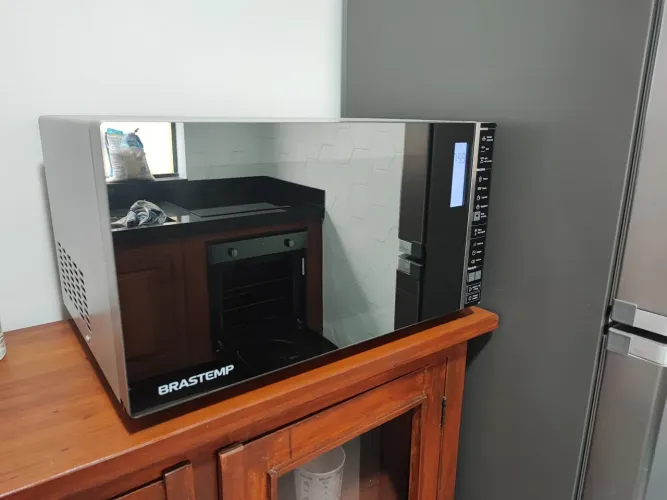 micro-ondas brastemp 32 litros cor inox espelhado com grill e painel integrado - bmg45ar