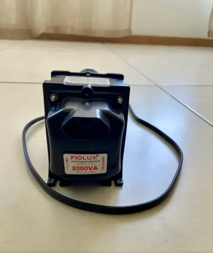 Auto Transformador Fiolux Premium 2000va 3 Pinos - Tripolar
