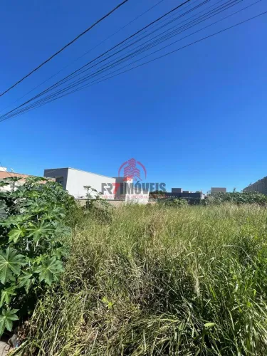 Lote Plano e Nascente à Venda no Jardim Fonte Nova, Goiânia Pronto para Construir