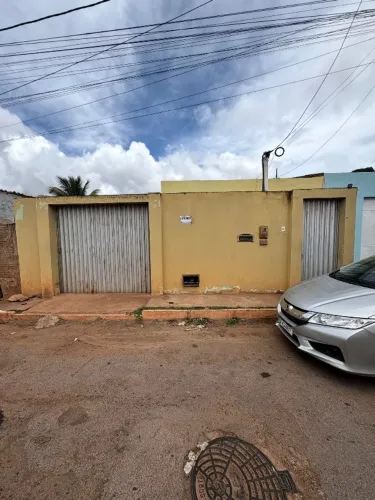Oportunidade única! Casa em Morro do Chapéu com Escritura, em ótima localização.