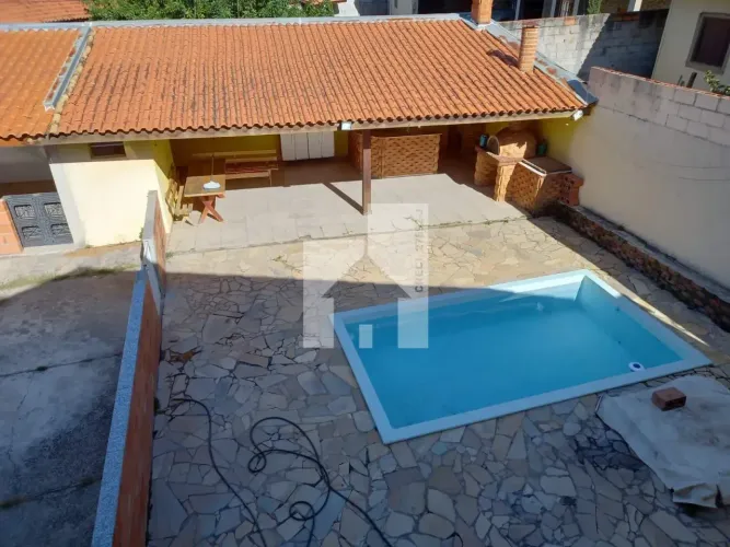 Casa com 4 dormitórios (1 suíte) para venda ou permuta, edicula, piscina e churrasqueira -