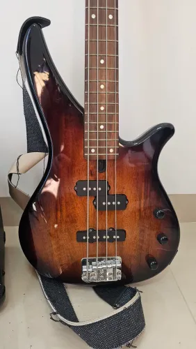 ?Baixo Yamaha + Amplificador Meteoro (Estado de Novo - Impecável)