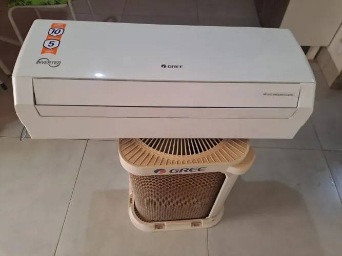 Vendo ar condicionado 9 mil btus com todos os acessórios 