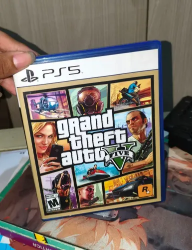 GTA V Mídia física PS5 (Semi-novo Excelente)