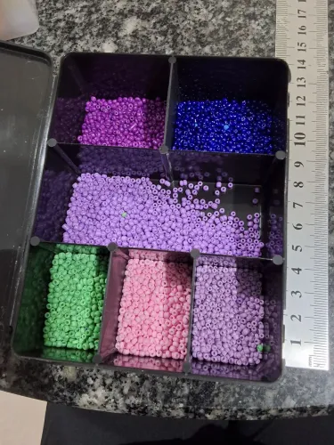 Kit de miçangas e pingentes