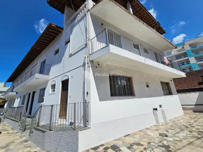 Pousada à venda em Ubatuba a 400m da Praia Grande, com 9 suítes e 1 duplex