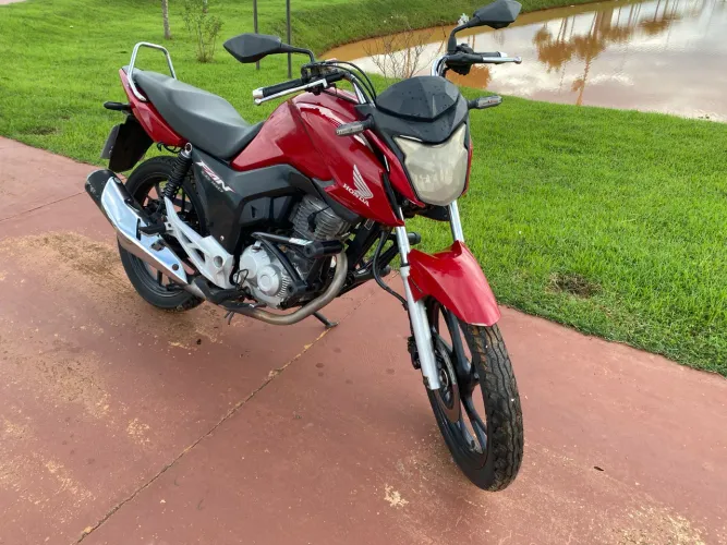 Vendo está moto em perfeitas condições