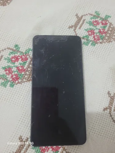 Celular Quebrado.