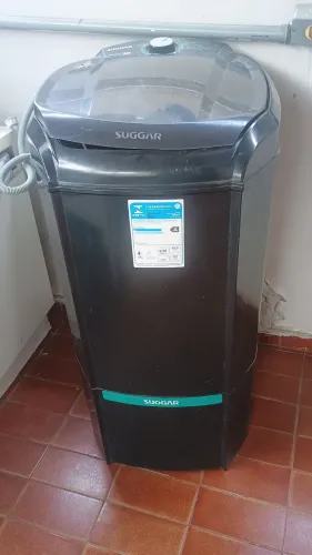 Vende tanquinho...Marca sugsr