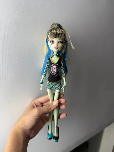 boneca Frankie Stein da linha Ghoul Spirit (Líder de Torcida) da Monster High