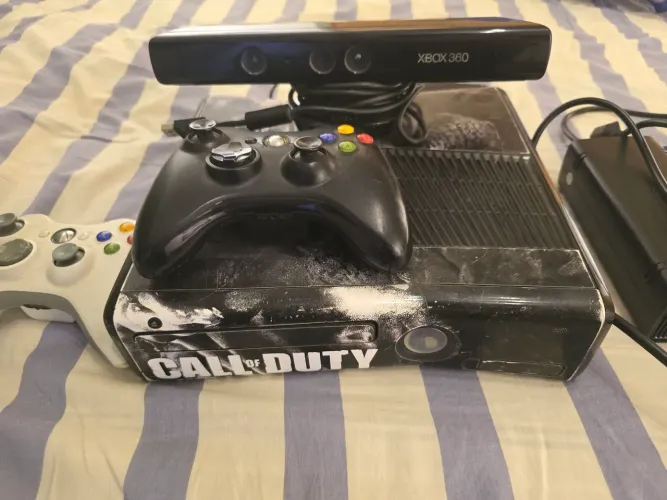 Xbox 360 Slim - Desbloqueado RGH