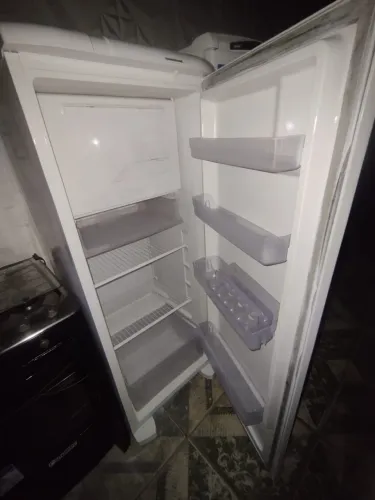 Geladeira fross free e fogão 4 bocas