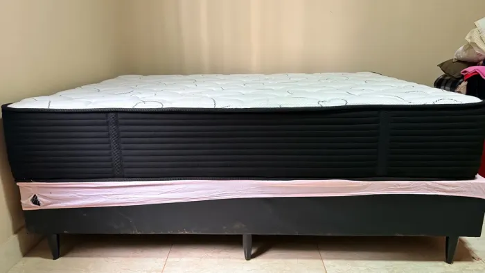 Cama de casal semi nova 