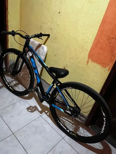 Bicicleta GTA luxo