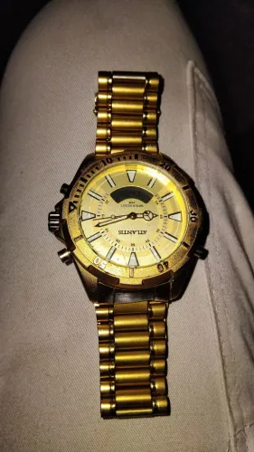 Relógio atlantis semi-novo, com algumas marcas de uso