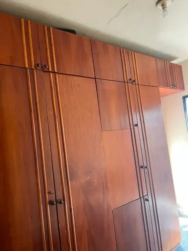 Guarda Roupa de madeira 