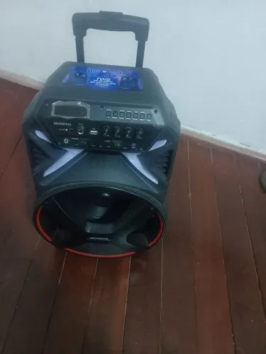 Caixa de som mondial via bluetooth com rodinhas luzes funcionando perfeitamente venda cmpr