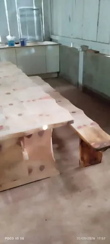 Mesa rustica em pinheiro medindo 3 metros