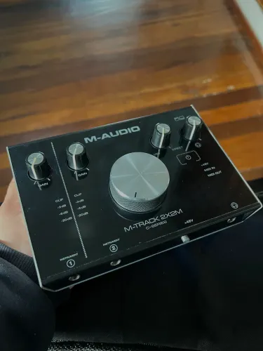 Interface de Áudio M-Audio 2x2M (LER DESCRIÇÃO)